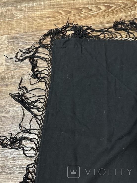 Платок великий вишитий чорними нитками, фото №5