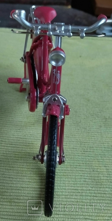 Модель міського ретро велосипеда масштаб 1:10 червоний, фото №8