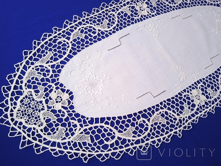 Салфетка овальная кремовая, вышивка, венецианское кружево, размер 27 х 80 см., фото №2