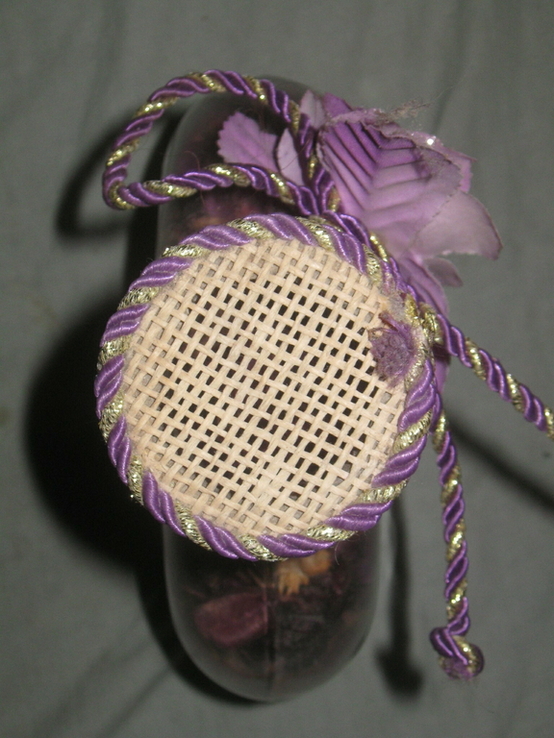Пляшка декоративна інтер'єрна заповнена квітами магнолії., фото №8