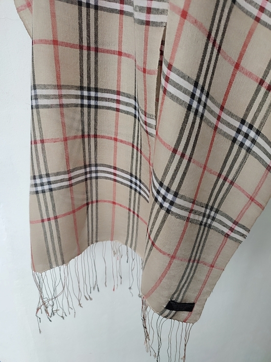 Трендовий бежевий шарф в клітку Burberry london , made in Nenal, фото №7