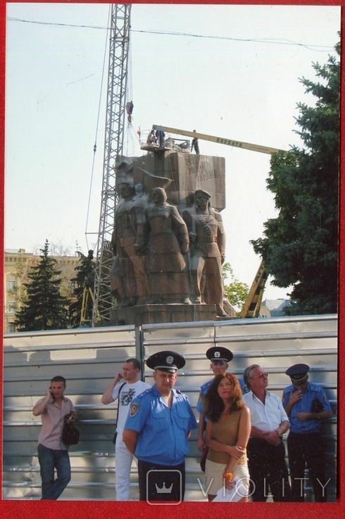 Харківський пам'ятник на честь проголошення радянської влади в Україні, фото №2