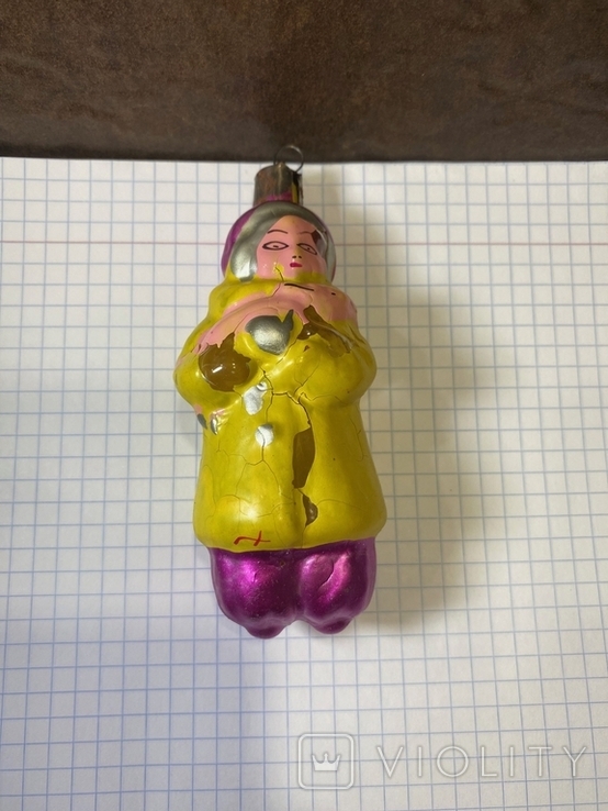 Стара ялинкова іграшка дівчинка з поросячком, фото №2