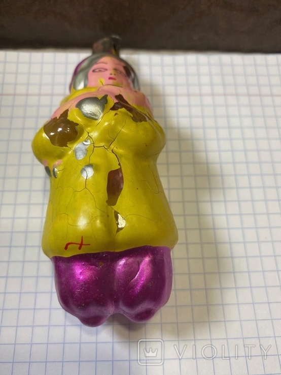 Стара ялинкова іграшка дівчинка з поросячком, фото №11