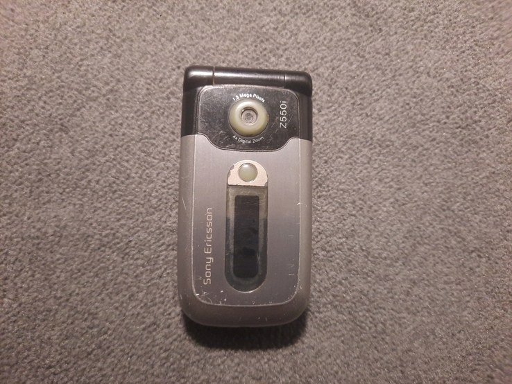Мобильный телефон Sony Ericsson Z550i, фото №2