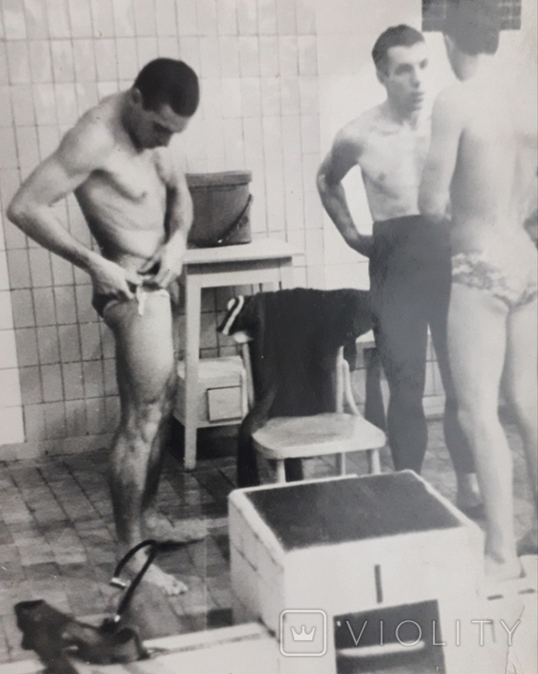 Спортсмени-пловці, атлетичні фігури, м'язи, голі торси - 13х20 см., фото №4