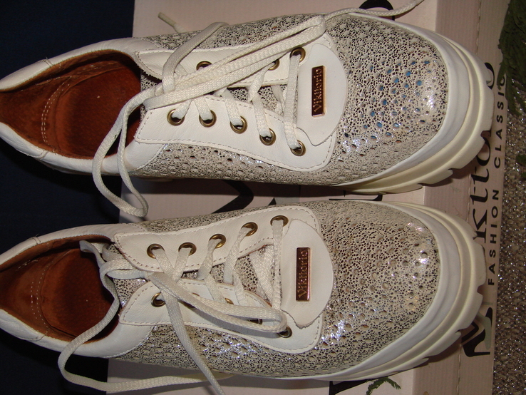 Туфли-кроссовки серебристого цвета. Кожа., photo number 3