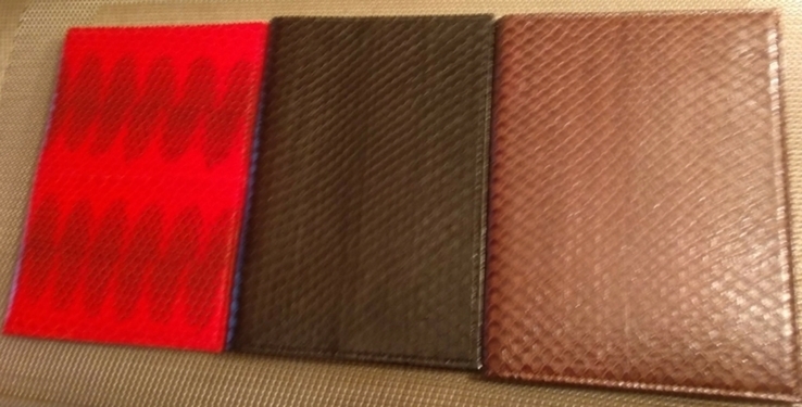 Обкладинка на паспорт зі натуральної шкіри змії. Виробництво Таіланд. Кольори на фото., фото №2