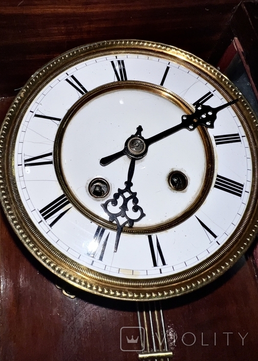 Великі старовинні настінні годинники з маятником і ефектними, фото №8