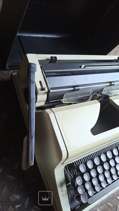 Друкарська машинка в футлярі 1990 р. По ліцензії ГДР Роботрон, фото №7