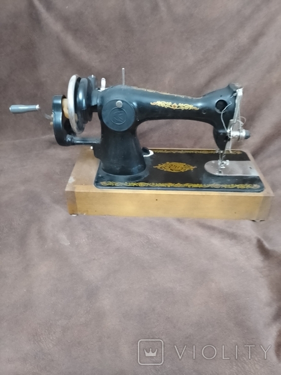 Швейная машинка Подольск с ручным приводом (СССР), фото №3