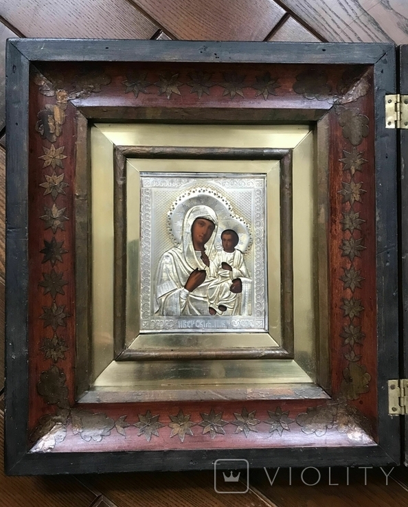 Старинная икона "Иверская П.Б." в серебряном окладе 84 пробы и киоте, фото №4