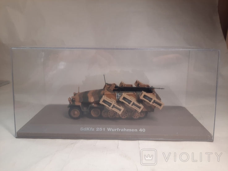 Hanomag SD KFZ 251/1 Wurfrahmen 40 1/43 Atlas half-track armoured personnel carrier, photo number 2