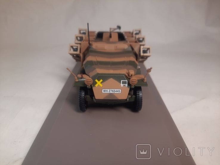 Hanomag SD KFZ 251/1 Wurfrahmen 40 1/43 Atlas half-track armoured personnel carrier, photo number 3