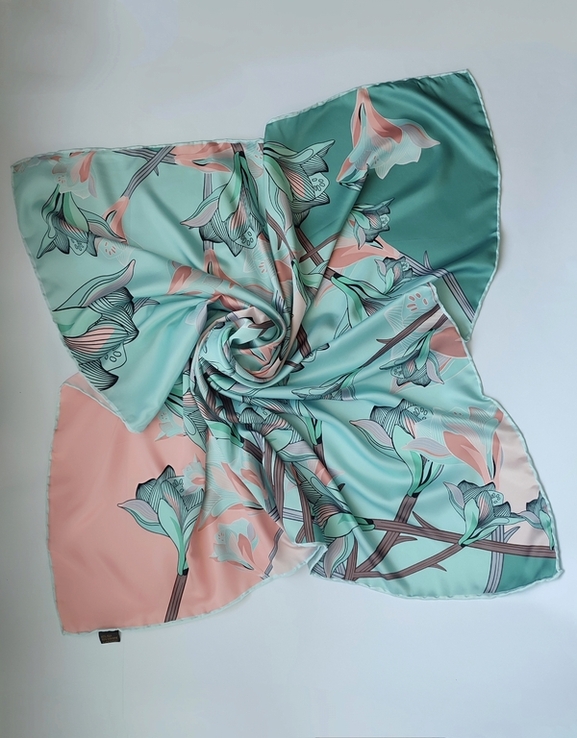 Шелковый платок с изображением цветов Лилий , made in Italy, фото №5