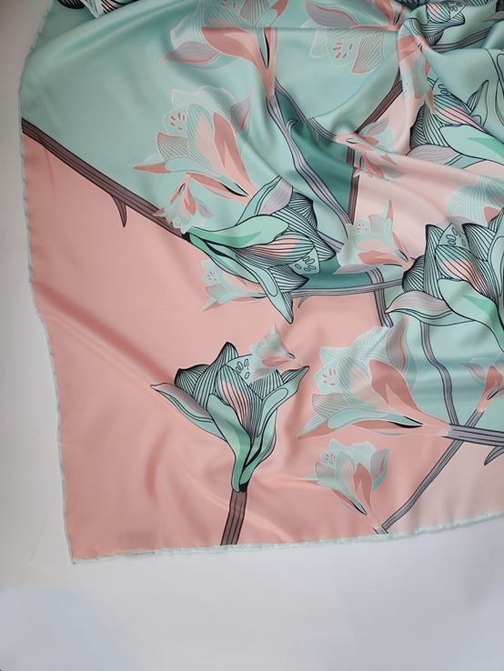 Шелковый платок с изображением цветов Лилий , made in Italy, фото №11