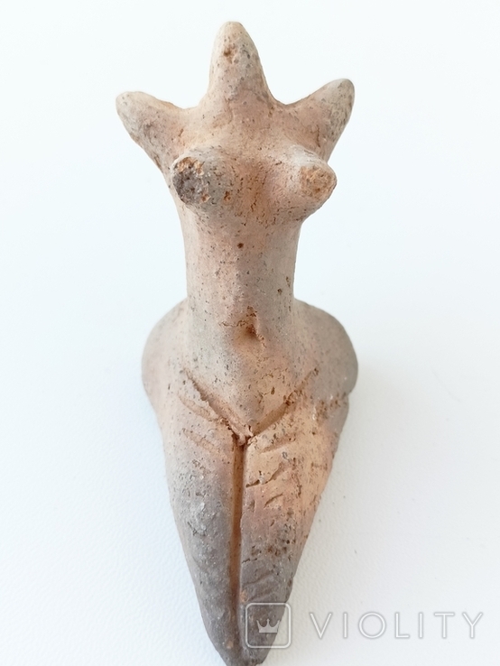 Копія древньої глиняної фігурки жінки або божества, фото №4