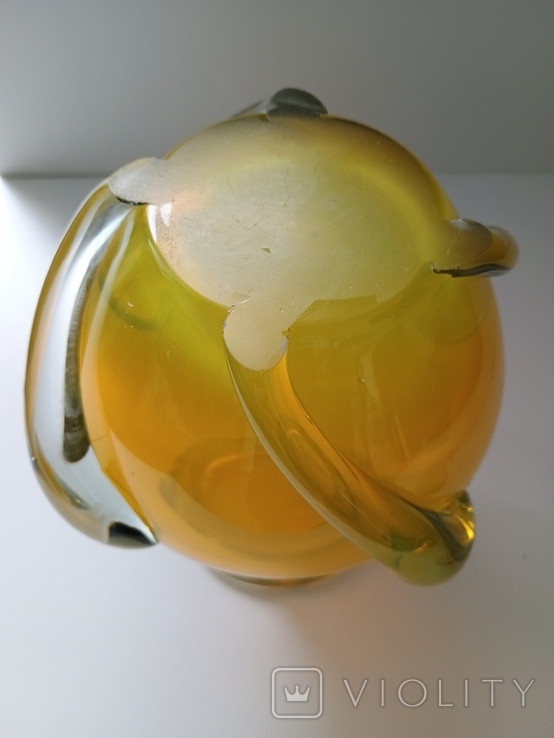 Винтажная ваза (60-е гг. 20-го века) жёлтого стекла, фото №5