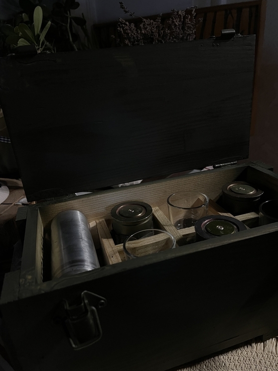 Імітація ящика з під ручних гранат доповнений чарками за основі стріляних гільз, фото №3