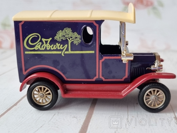 Фургон Cadbury 's Ltd FORD модель T 1928 года от LLEDO 1986 года Маштаб 1:43, фото №5