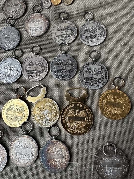 Медалі Франції різні 37 шт різні+3 шт маленькі, фото №11