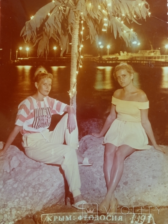 Красиві дівчата, плаття, море, пляж, набережна, Крим, Феодосія, 1991, фото №2