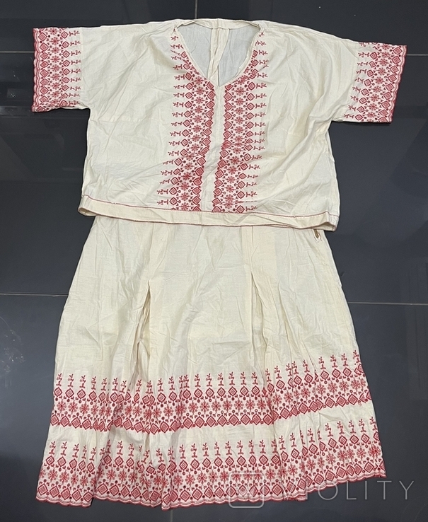 Старинная вышитая юбка и рубашка, фото №2
