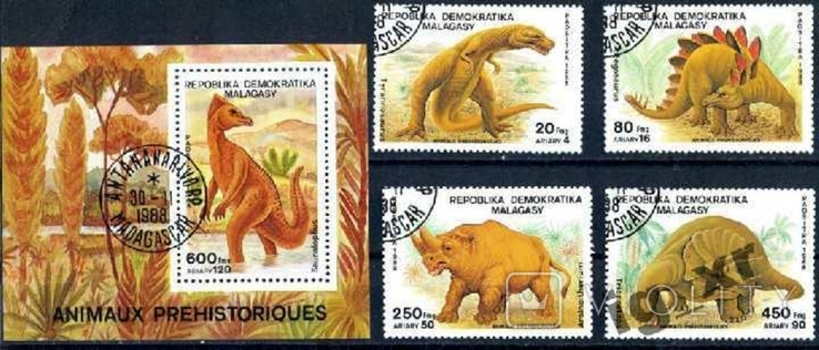 Madagascar. Dinosaurs (block + series) 1989