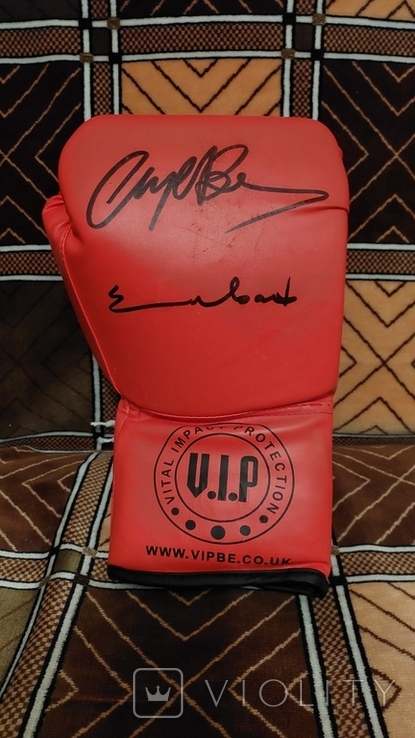 Боксерская перчатка с автографом, фото №7