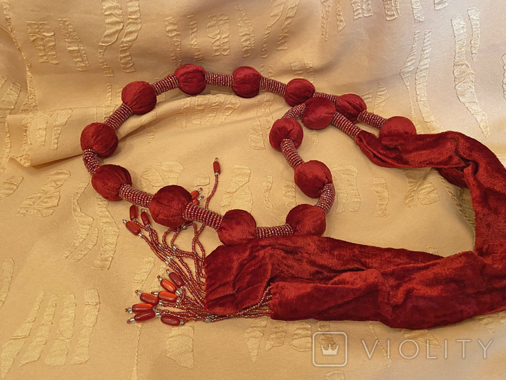 Декоративный пояс или шарфик из шелка, украшенный бисером, фото №3