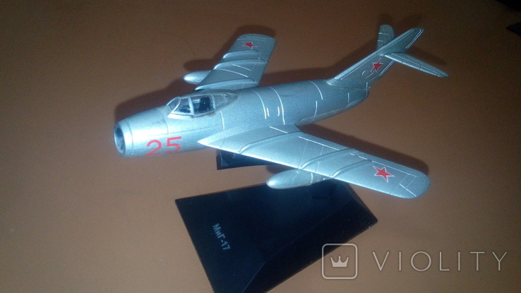 Модель самолёта МиГ-17, фото №2