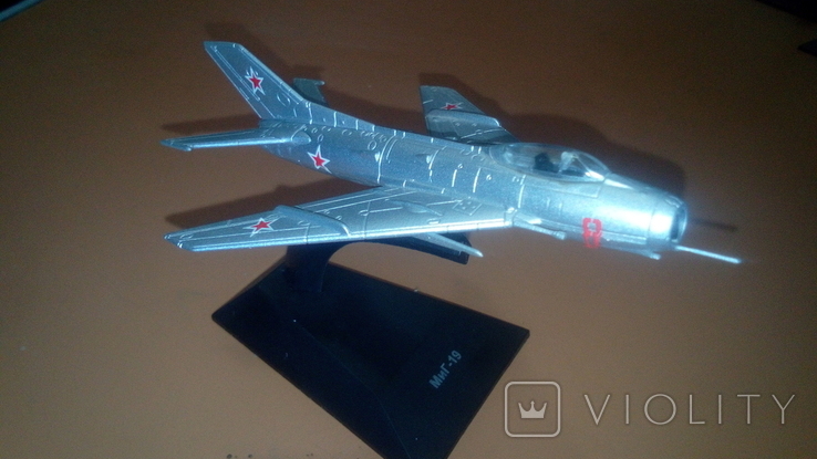 Модель самолёта МиГ-19, фото №3