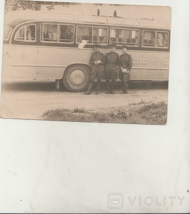 Солдаты у автобуса, фото №2