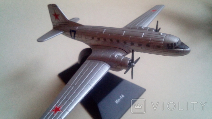 Модель самолёта Ил-14, фото №3