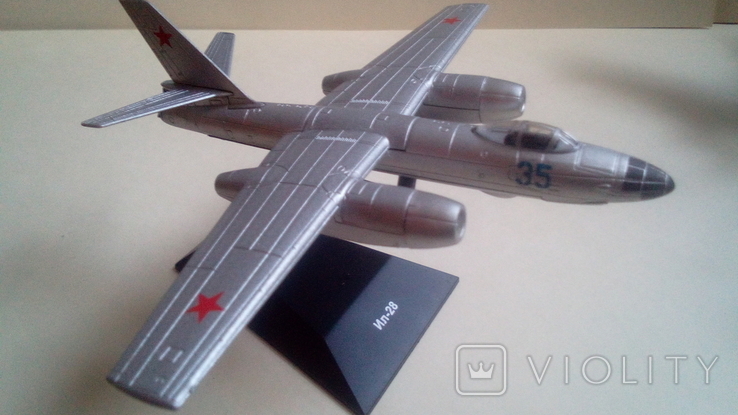 Модель самолёта Ил-28, фото №3