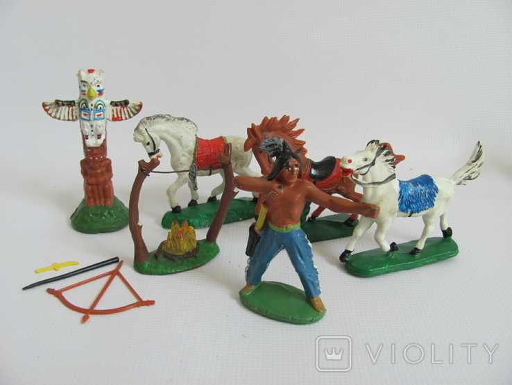 Индейцы ковбои Гдр №045 лошадки №311,312,314 большой очаг тотэм оружие, фото №3