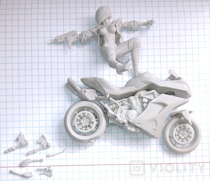 Дівчина - ганстер НЮ на мотоциклі 1/24 75 мм смола 3D друк, фото №2