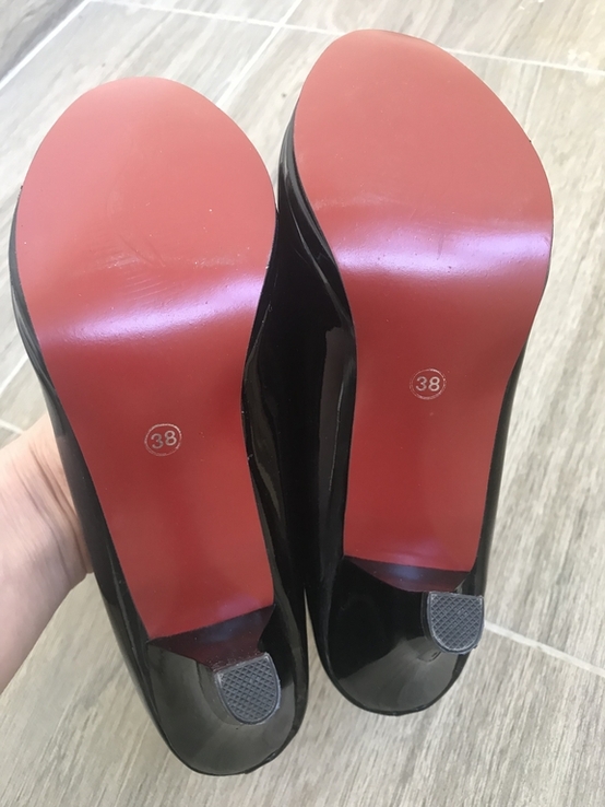 Лакові туфлі з червоною підошвою, фото №5
