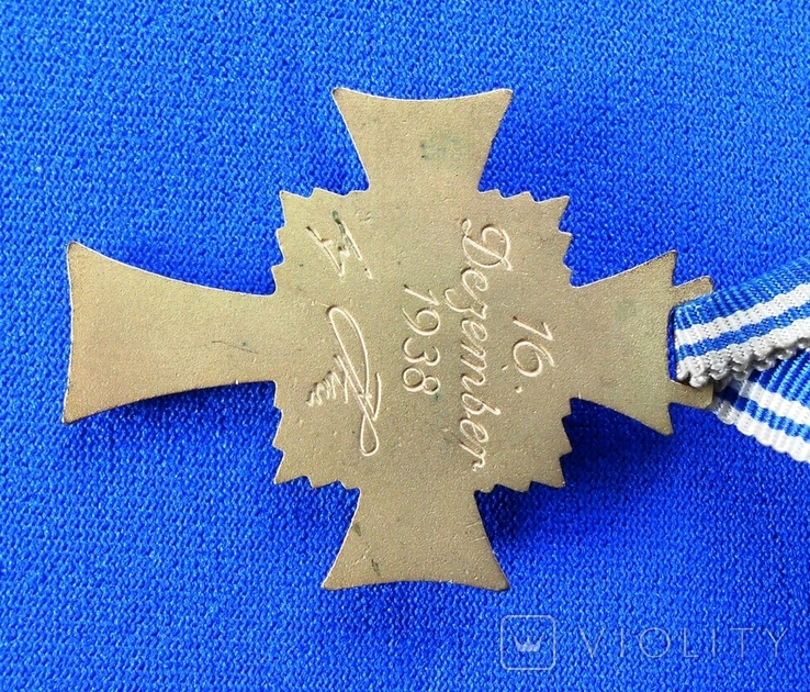 Золотой Почётный крест немецкой Матери на оригинальной ленте и в родной коробке, фото №5