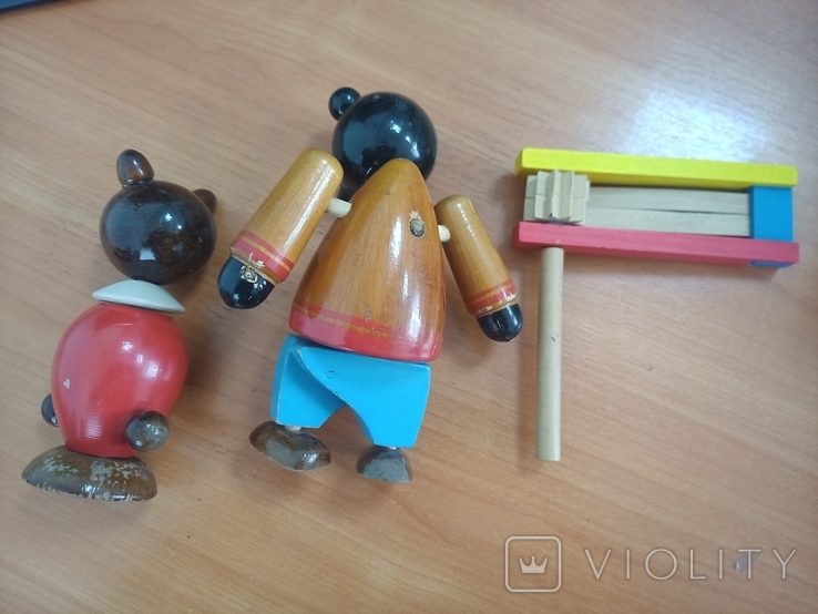 Деревяные игрушки СССР: два медведя и трещетка, фото №3