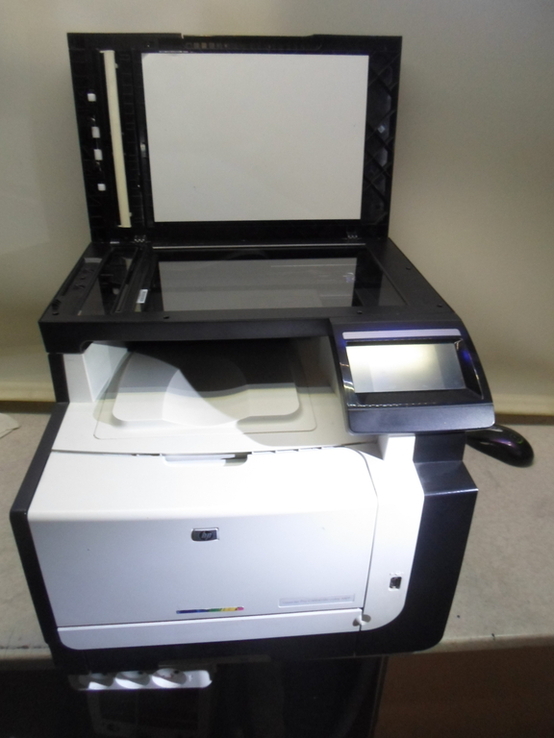Продам цветной лазерный принтер, МФУ HP LaserJet Pro CM1415fn (CE861A), сеть/копир., фото №3