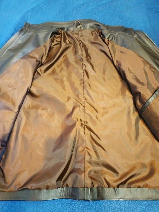 Куртка шкіряна жіноча без ярлика р-р прибл. L, фото №9
