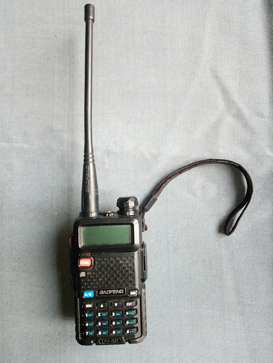 Дводіапазонна р/станція BAOFENG UV-5R з FM приймачем+гарнітура+зарядний пристрій, фото №3