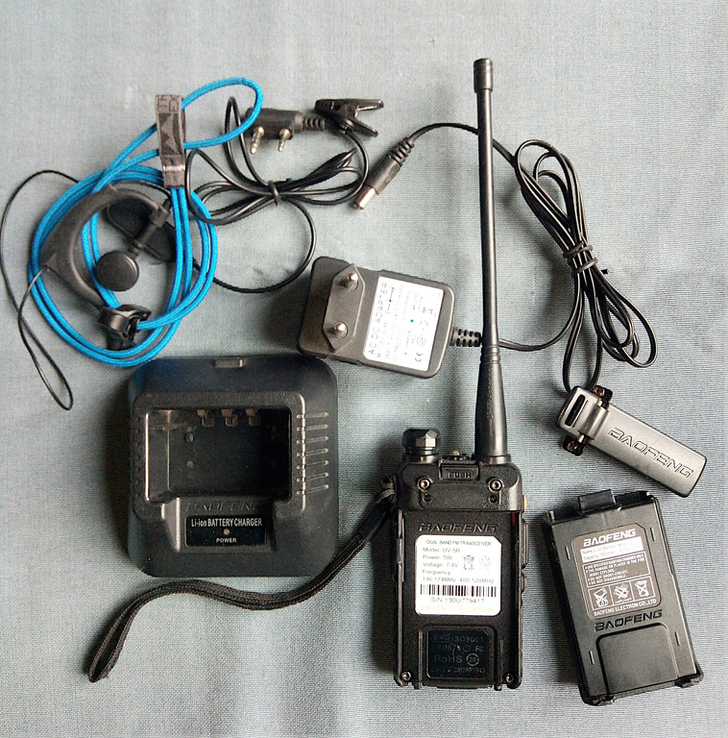 Дводіапазонна р/станція BAOFENG UV-5R з FM приймачем+гарнітура+зарядний пристрій, photo number 4