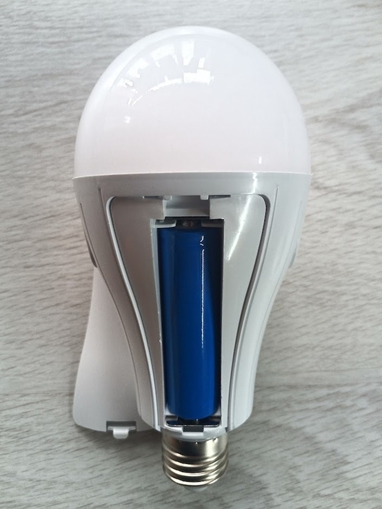 Лампочка с аккумулятором (2х18650) LED Emergency Bulb 20Вт, фото №3