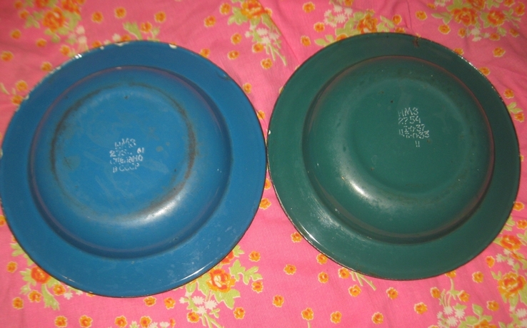 Дві старі мілкі тарілки емальовані 550млл., photo number 3