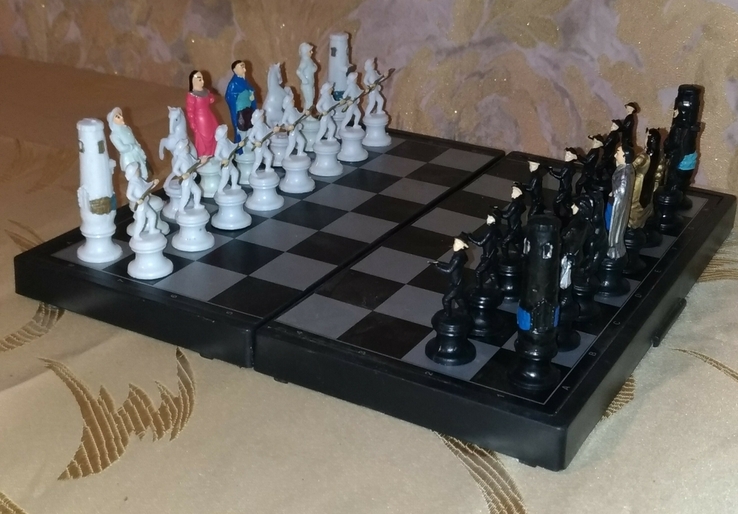 Шахи на магнітах, photo number 2