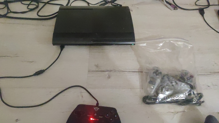 Sony playstation 3 SUPER SLIM HDD 500 GB ПРОШИТА HEN + Много игр