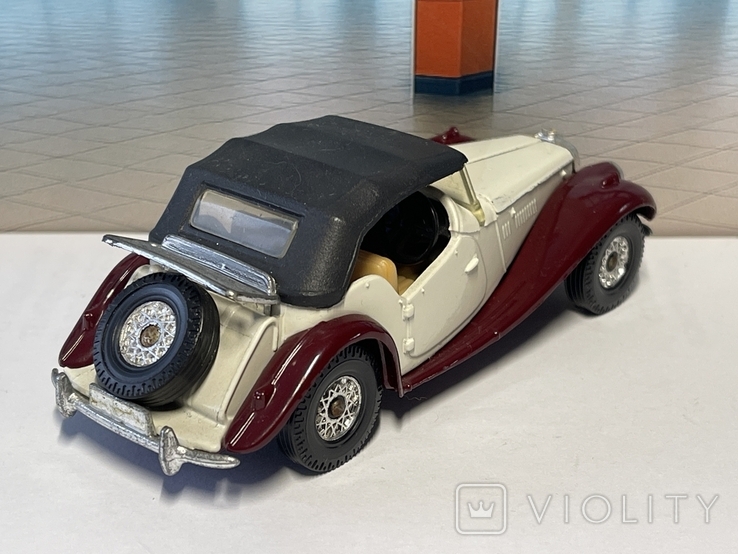 1:34 1955 MG TF. Corgi. 813. Classic. Convertible. Made In Gt. Britain ...