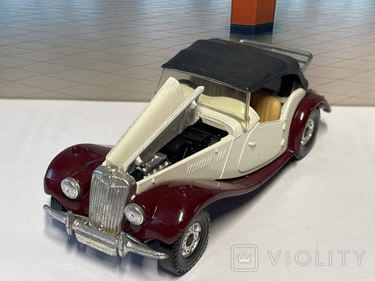 1:34 1955 MG TF. Corgi. 813. Classic. Convertible. Made In Gt. Britain ...
